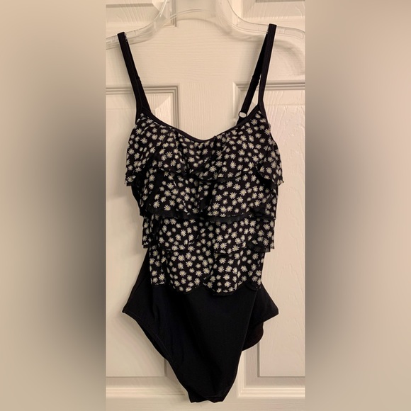 Gotten Profile one piece swimsuit, Daisy Dot pattern, size 10. NWOT. Adorable! - Picture 2 of 6